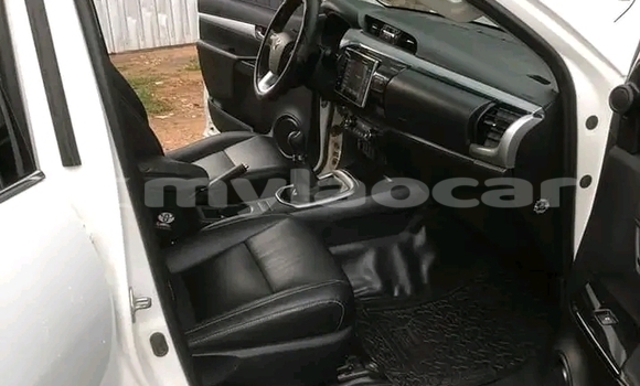 ຊື້ ໃຊ້ແລ້ວ Toyota REVO CAB Z-EDITION White ລົດ ໃນ Vientiane ໃນ Vientiane Province ຊື້ ໃຊ້ແລ້ວ Toyota REVO CAB Z-EDITION White ລົດ ໃນ Vientiane ໃນ Vientiane Province