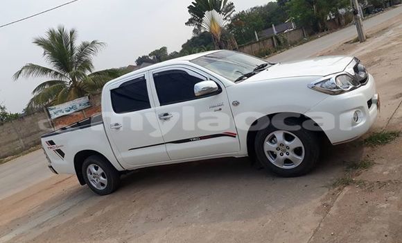 ຊື້ ໃຊ້ແລ້ວ Toyota Hilux White ລົດ ໃນ Vientiane ໃນ Vientiane Province ຊື້ ໃຊ້ແລ້ວ Toyota Hilux White ລົດ ໃນ Vientiane ໃນ Vientiane Province