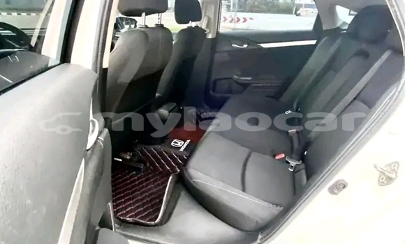 Acheter Occasion Voiture Honda Civic Blanc à Luang Prabang, Louangphabang Province Acheter Occasion Voiture Honda Civic Blanc à Luang Prabang, Louangphabang Province