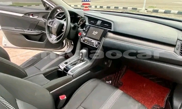 Acheter Occasion Voiture Honda Civic Blanc à Luang Prabang, Louangphabang Province Acheter Occasion Voiture Honda Civic Blanc à Luang Prabang, Louangphabang Province