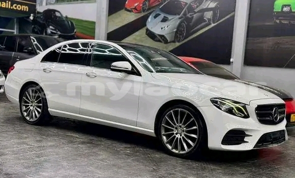 ຊື້ ໃຊ້ແລ້ວ Mercedes-Benz AMG GLE White ລົດ ໃນ Saravan ໃນ Salavan Province ຊື້ ໃຊ້ແລ້ວ Mercedes-Benz AMG GLE White ລົດ ໃນ Saravan ໃນ Salavan Province