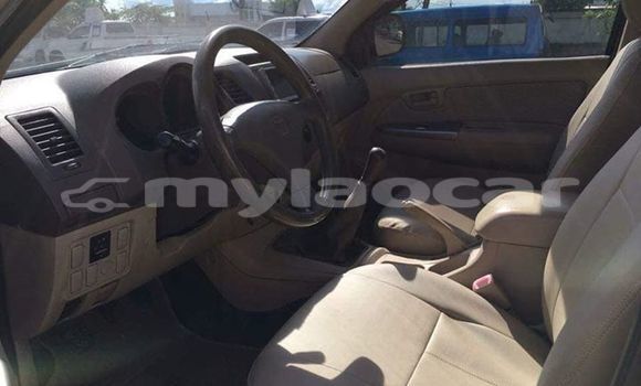 Buy Used Toyota Hilux Brown Car in Vientiane in Vientiane Province Buy Used Toyota Hilux Brown Car in Vientiane in Vientiane Province