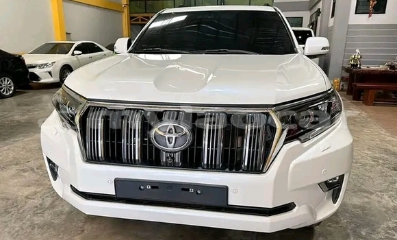 ຊື້ ໃຊ້ແລ້ວ Toyota Prado White ລົດ ໃນ Saravan ໃນ Salavan Province ຊື້ ໃຊ້ແລ້ວ Toyota Prado White ລົດ ໃນ Saravan ໃນ Salavan Province