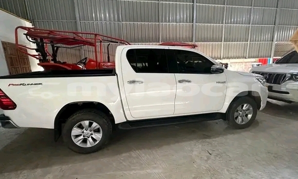 ຊື້ ໃຊ້ແລ້ວ Toyota Hilux White ລົດ ໃນ Samakhixai ໃນ Attapeu Province ຊື້ ໃຊ້ແລ້ວ Toyota Hilux White ລົດ ໃນ Samakhixai ໃນ Attapeu Province