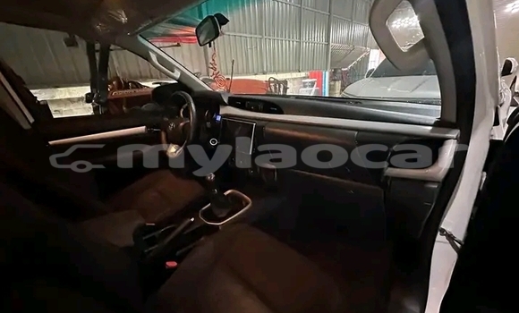 ຊື້ ໃຊ້ແລ້ວ Toyota Hilux White ລົດ ໃນ Samakhixai ໃນ Attapeu Province ຊື້ ໃຊ້ແລ້ວ Toyota Hilux White ລົດ ໃນ Samakhixai ໃນ Attapeu Province