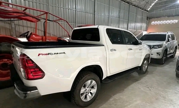 ຊື້ ໃຊ້ແລ້ວ Toyota Hilux White ລົດ ໃນ Samakhixai ໃນ Attapeu Province ຊື້ ໃຊ້ແລ້ວ Toyota Hilux White ລົດ ໃນ Samakhixai ໃນ Attapeu Province