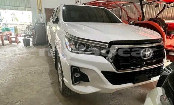ຊື້ ໃຊ້ແລ້ວ Toyota Hilux White ລົດ ໃນ Samakhixai ໃນ Attapeu Province ຊື້ ໃຊ້ແລ້ວ Toyota Hilux White ລົດ ໃນ Samakhixai ໃນ Attapeu Province