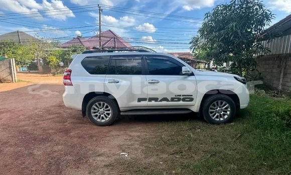 Acheter Occasion Voiture Toyota Prado Blanc à Vientiane, Vientiane Province Acheter Occasion Voiture Toyota Prado Blanc à Vientiane, Vientiane Province