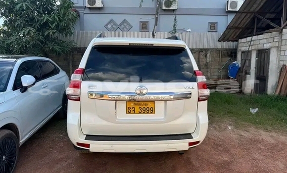Acheter Occasion Voiture Toyota Prado Blanc à Vientiane, Vientiane Province Acheter Occasion Voiture Toyota Prado Blanc à Vientiane, Vientiane Province