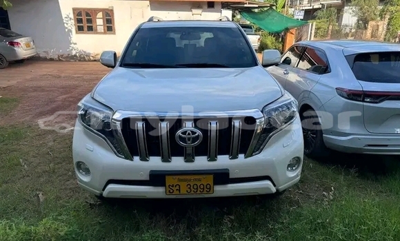 Acheter Occasion Voiture Toyota Prado Blanc à Vientiane, Vientiane Province Acheter Occasion Voiture Toyota Prado Blanc à Vientiane, Vientiane Province