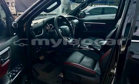 Acheter Occasion Voiture Toyota Fortuner Noir à Xam Nua, Houaphan Province Acheter Occasion Voiture Toyota Fortuner Noir à Xam Nua, Houaphan Province