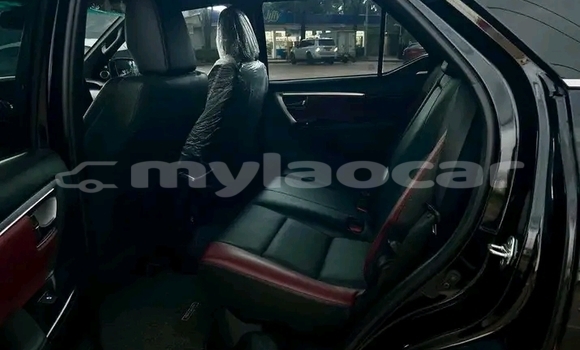 Acheter Occasion Voiture Toyota Fortuner Noir à Xam Nua, Houaphan Province Acheter Occasion Voiture Toyota Fortuner Noir à Xam Nua, Houaphan Province