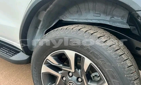 Acheter Occasion Voiture Toyota RAV4 Blanc à Vientiane, Vientiane Province Acheter Occasion Voiture Toyota RAV4 Blanc à Vientiane, Vientiane Province