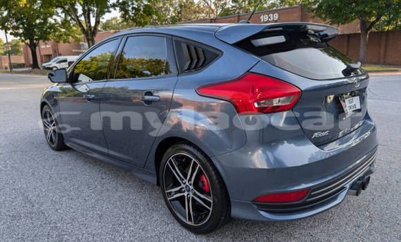 Acheter Occasion Voiture Ford Focus Bleu à Vientiane, Vientiane Province Acheter Occasion Voiture Ford Focus Bleu à Vientiane, Vientiane Province