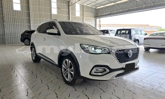 Buy Used Hyundai Elantra White Car in Luang Namtha in Luang Namtha Province Buy Used Hyundai Elantra White Car in Luang Namtha in Luang Namtha Province