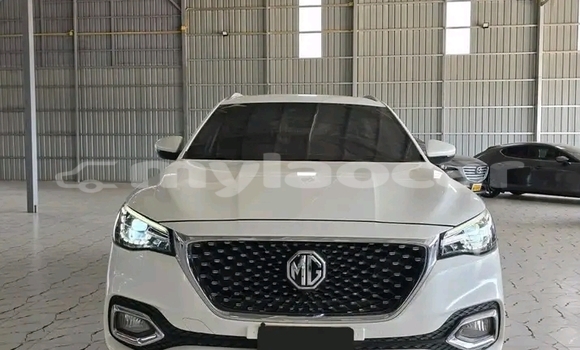 Buy Used Hyundai Elantra White Car in Luang Namtha in Luang Namtha Province Buy Used Hyundai Elantra White Car in Luang Namtha in Luang Namtha Province