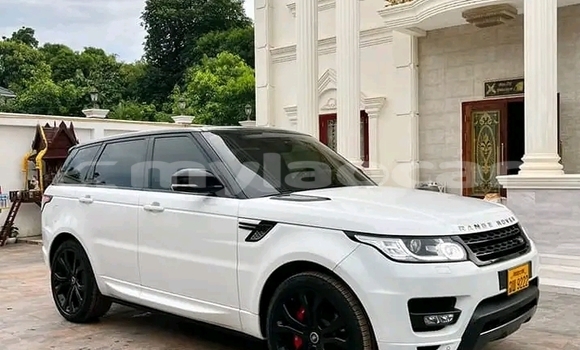 Buy Used Land Rover Range Rover White Car in Luang Prabang in Louangphabang Province Buy Used Land Rover Range Rover White Car in Luang Prabang in Louangphabang Province