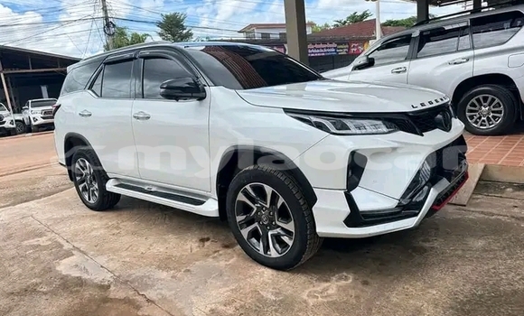Buy Used Toyota REVO CAB Z-EDITION White Car in Luang Prabang in Louangphabang Province Buy Used Toyota REVO CAB Z-EDITION White Car in Luang Prabang in Louangphabang Province
