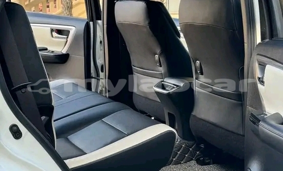 Buy Used Toyota Fortuner White Car in Luang Prabang in Louangphabang Province Buy Used Toyota Fortuner White Car in Luang Prabang in Louangphabang Province