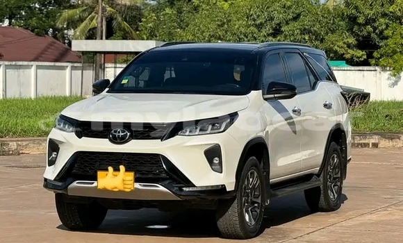 Buy Used Toyota Fortuner White Car in Luang Prabang in Louangphabang Province Buy Used Toyota Fortuner White Car in Luang Prabang in Louangphabang Province