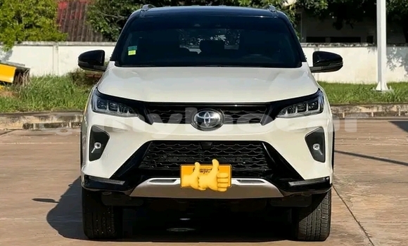 Buy Used Toyota Fortuner White Car in Luang Prabang in Louangphabang Province Buy Used Toyota Fortuner White Car in Luang Prabang in Louangphabang Province