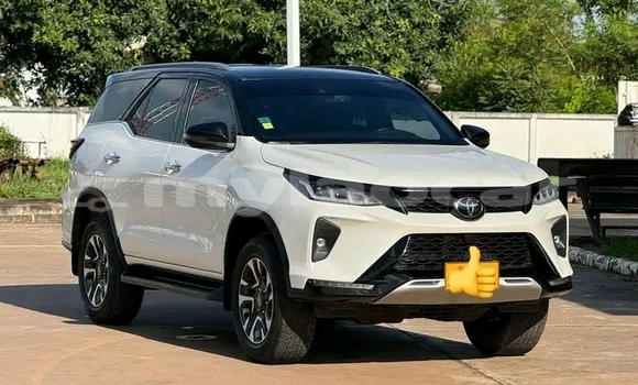 Buy Used Toyota Fortuner White Car in Luang Prabang in Louangphabang Province Buy Used Toyota Fortuner White Car in Luang Prabang in Louangphabang Province