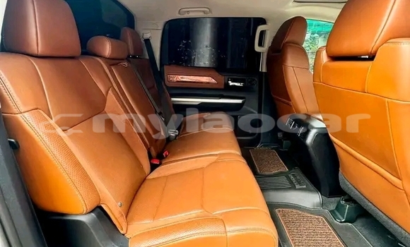 Buy Used Toyota Tundra White Car in Vientiane in Vientiane Province Buy Used Toyota Tundra White Car in Vientiane in Vientiane Province