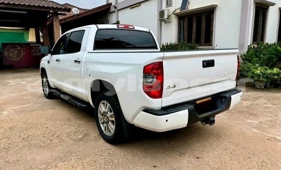 Buy Used Toyota Tundra White Car in Vientiane in Vientiane Province Buy Used Toyota Tundra White Car in Vientiane in Vientiane Province