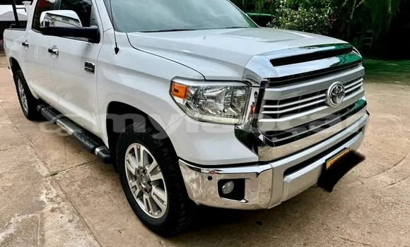 Buy Used Toyota Tundra White Car in Vientiane in Vientiane Province Buy Used Toyota Tundra White Car in Vientiane in Vientiane Province