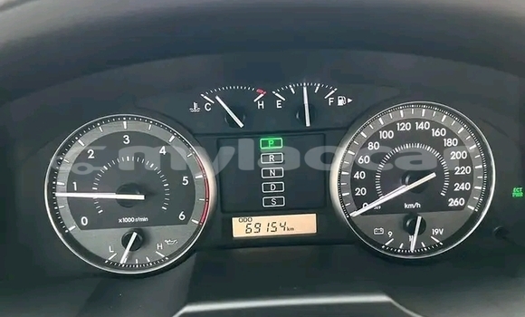 Buy Used Toyota Land Cruiser White Car in Luang Prabang in Louangphabang Province Buy Used Toyota Land Cruiser White Car in Luang Prabang in Louangphabang Province