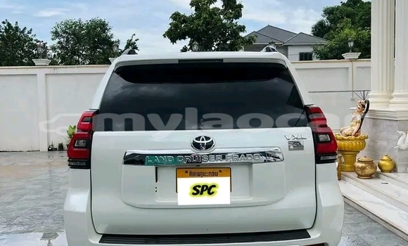 Buy Used Toyota Prado White Car in Vientiane in Vientiane Province Buy Used Toyota Prado White Car in Vientiane in Vientiane Province