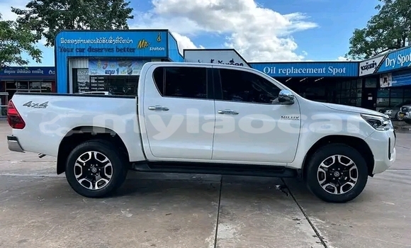 Buy Used Toyota Hilux White Car in Luang Namtha in Luang Namtha Province Buy Used Toyota Hilux White Car in Luang Namtha in Luang Namtha Province