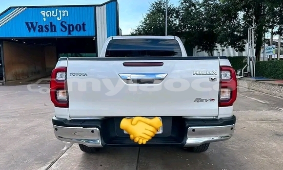 Buy Used Toyota Hilux White Car in Luang Namtha in Luang Namtha Province Buy Used Toyota Hilux White Car in Luang Namtha in Luang Namtha Province