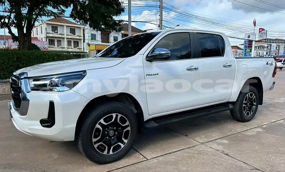 Buy Used Toyota Hilux White Car in Luang Namtha in Luang Namtha Province Buy Used Toyota Hilux White Car in Luang Namtha in Luang Namtha Province