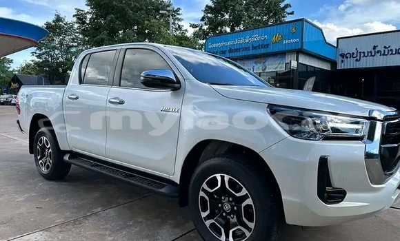 Buy Used Toyota Hilux White Car in Luang Namtha in Luang Namtha Province Buy Used Toyota Hilux White Car in Luang Namtha in Luang Namtha Province