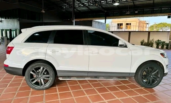 Buy Used Audi Q7 White Car in Vientiane in Vientiane Province Buy Used Audi Q7 White Car in Vientiane in Vientiane Province
