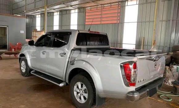 Buy Used Nissan Navara White Car in Luang Namtha in Luang Namtha Province Buy Used Nissan Navara White Car in Luang Namtha in Luang Namtha Province