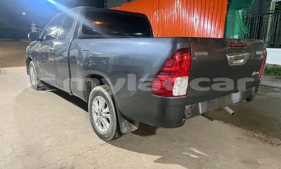 Buy Used Toyota Hilux Black Car in Luang Prabang in Louangphabang Province Buy Used Toyota Hilux Black Car in Luang Prabang in Louangphabang Province