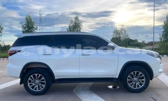 Buy Used Toyota Fortuner White Car in Samakhixai in Attapeu Province Buy Used Toyota Fortuner White Car in Samakhixai in Attapeu Province