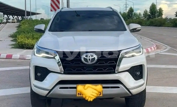 Buy Used Toyota Fortuner White Car in Samakhixai in Attapeu Province Buy Used Toyota Fortuner White Car in Samakhixai in Attapeu Province