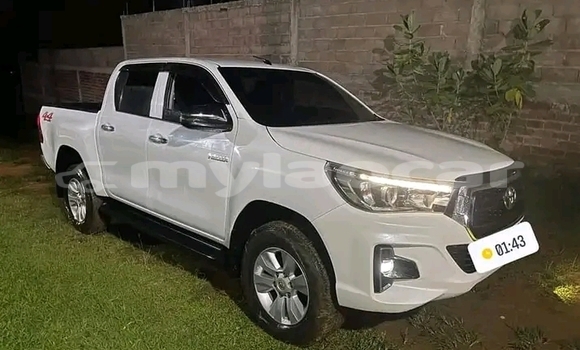 Buy Used Toyota Hilux White Car in Thakhek in Khammouan Province Buy Used Toyota Hilux White Car in Thakhek in Khammouan Province