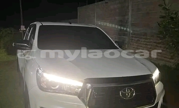 Buy Used Toyota Hilux White Car in Thakhek in Khammouan Province Buy Used Toyota Hilux White Car in Thakhek in Khammouan Province