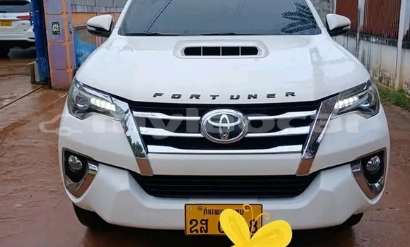 Buy Used Toyota Fortuner White Car in Luang Prabang in Louangphabang Province Buy Used Toyota Fortuner White Car in Luang Prabang in Louangphabang Province