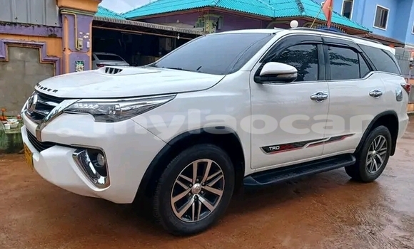 Buy Used Toyota Fortuner White Car in Luang Prabang in Louangphabang Province Buy Used Toyota Fortuner White Car in Luang Prabang in Louangphabang Province