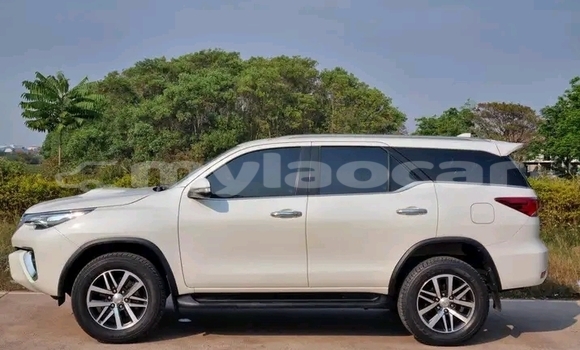Buy Used Toyota Fortuner White Car in Luang Prabang in Louangphabang Province Buy Used Toyota Fortuner White Car in Luang Prabang in Louangphabang Province
