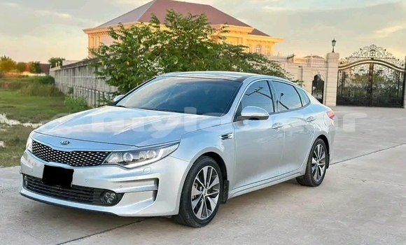 Buy Used Kia Optima White Car in Luang Prabang in Louangphabang Province Buy Used Kia Optima White Car in Luang Prabang in Louangphabang Province
