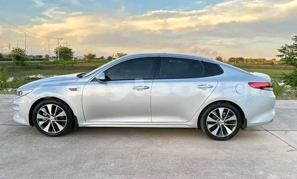 Buy Used Kia Optima White Car in Luang Prabang in Louangphabang Province Buy Used Kia Optima White Car in Luang Prabang in Louangphabang Province