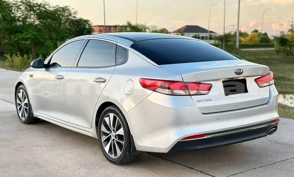 Buy Used Kia Optima White Car in Luang Prabang in Louangphabang Province Buy Used Kia Optima White Car in Luang Prabang in Louangphabang Province