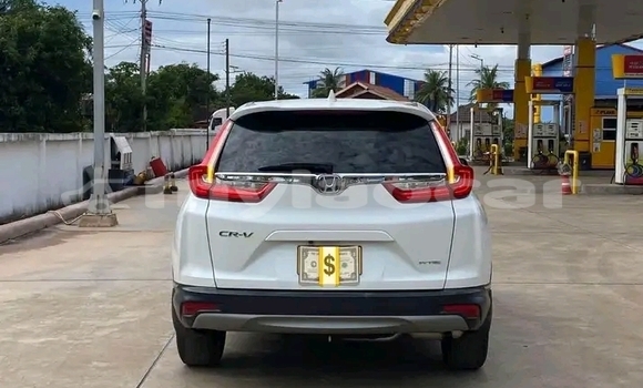Buy Used Honda CRโV White Car in Luang Prabang in Louangphabang Province Buy Used Honda CRโV White Car in Luang Prabang in Louangphabang Province