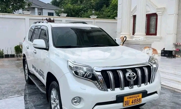 Buy Used Toyota Prado White Car in Vientiane in Vientiane Province Buy Used Toyota Prado White Car in Vientiane in Vientiane Province